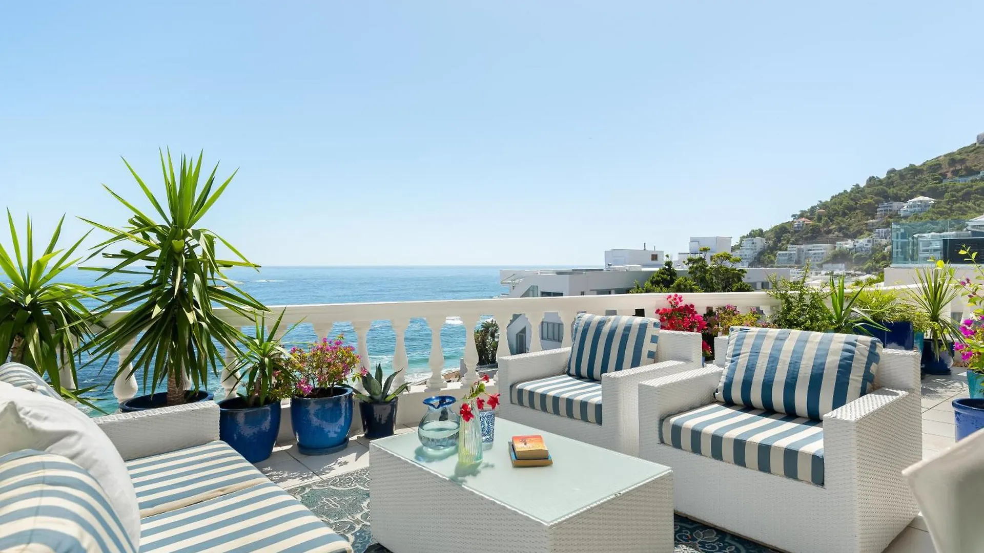 Greek Apartment In Clifton With Sea & Mountain Views Le Cap